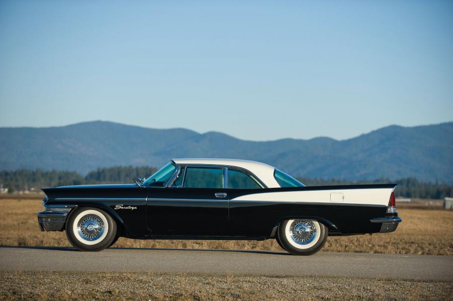  Chrysler Saratoga Hardtop Coupe 1957 года  (фото 2 из 12)